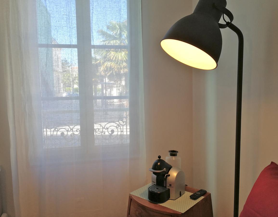 La Loge Du Theatre - Saintes 아파트 외부 사진